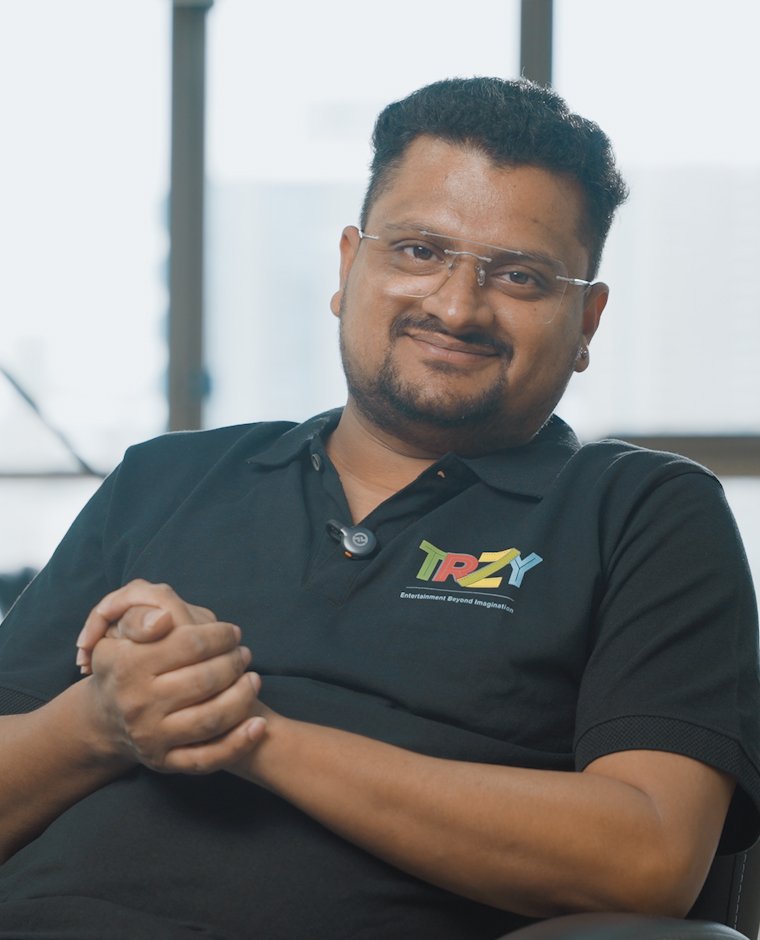 Trzy MANAGER: MARKETING AND OPERATIONS